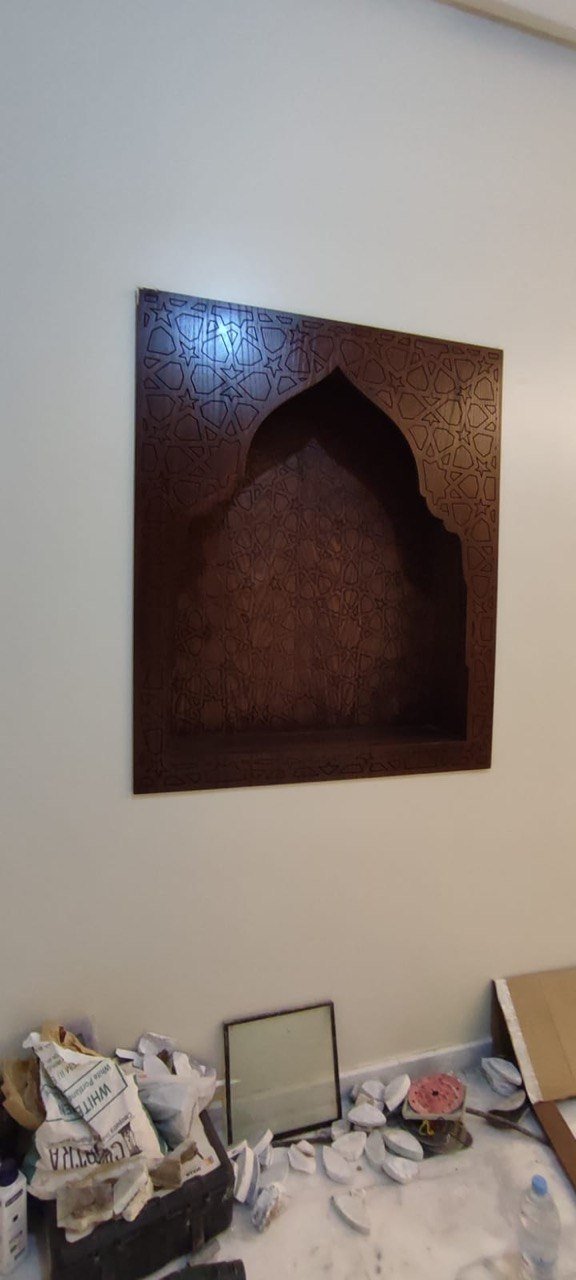 Niche murale sculptée en bois, arc marocain